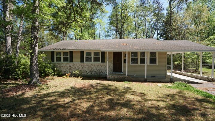 Property Photo:  1008 Hendricks Avenue  NC 28540 