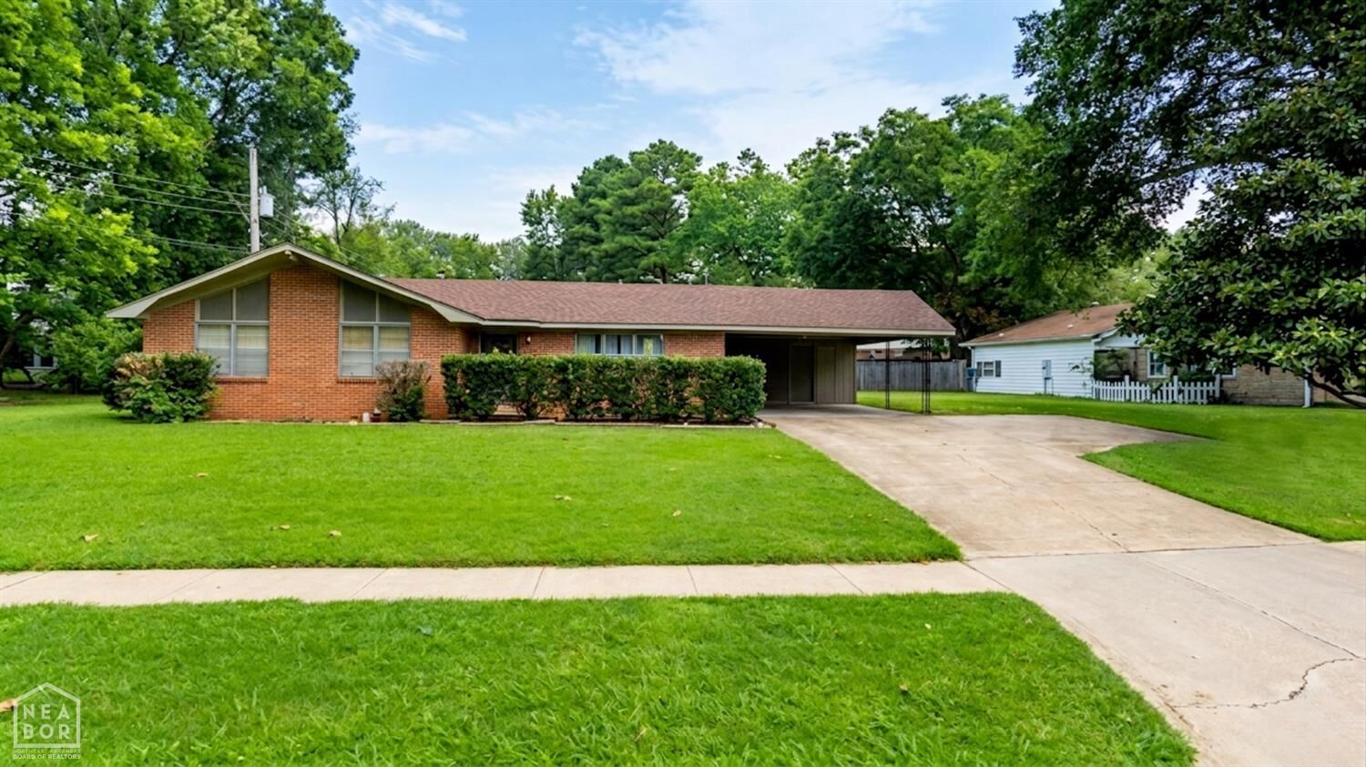 Property Photo:  1824 W College Boulevard  AR 72401 