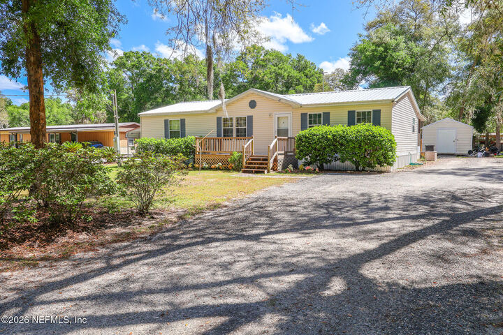 Property Photo:  124 Idlewood Acres Lane  FL 32181 