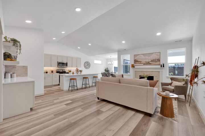 Property Photo: 8811 Los Alamitos Lane MT 59808