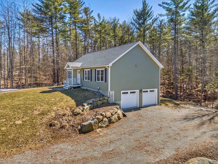 Property Photo:  21 Caldwell Lane  NH 03782 