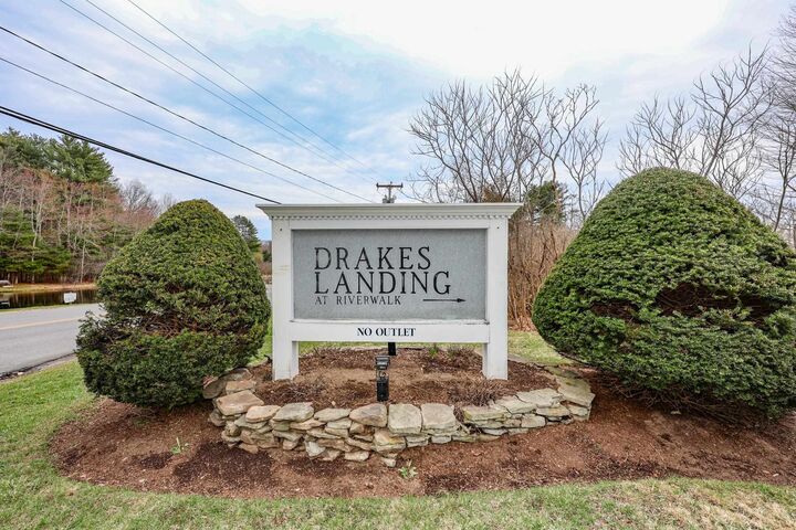 Property Photo:  49 Drakes Landing  NH 03842 