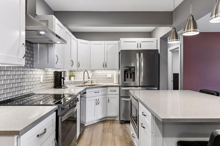 Property Photo:  5430 Three Points Boulevard 132  MN 55364 