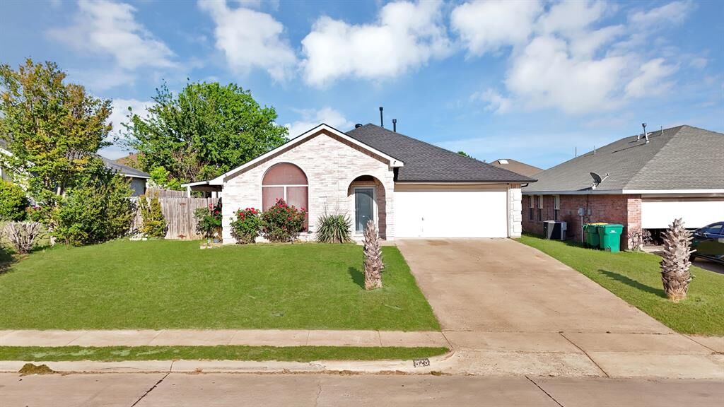 Property Photo:  828 Windswept Drive  TX 75104 
