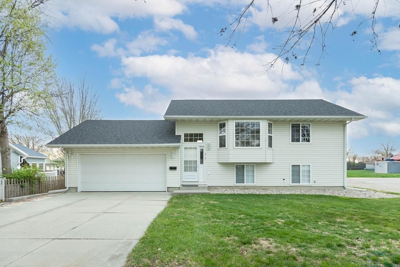 Property Photo: 915 4th Street IA 51040