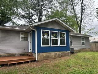 Property Photo:  517 S Washington Avenue  AR 72701 