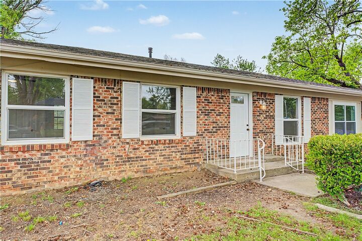 Property Photo:  2104 Wood Street  AR 72756 