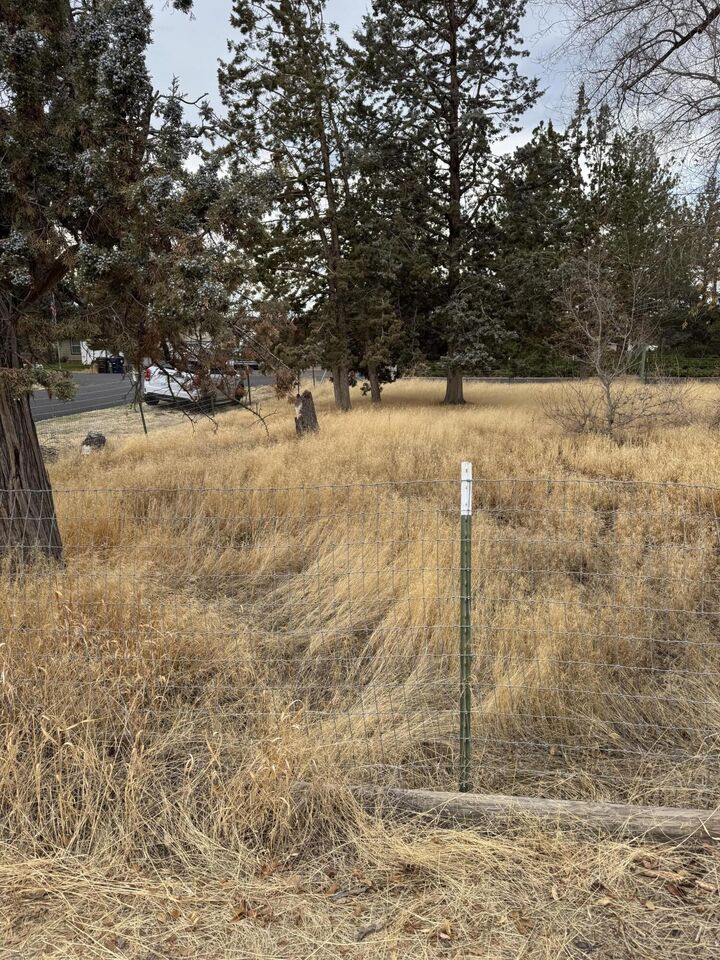 Property Photo:  3775 NW Poplar Avenue  OR 97756 