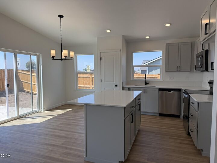 Property Photo: 213 SE Peppermint Loop 2 OR 97734