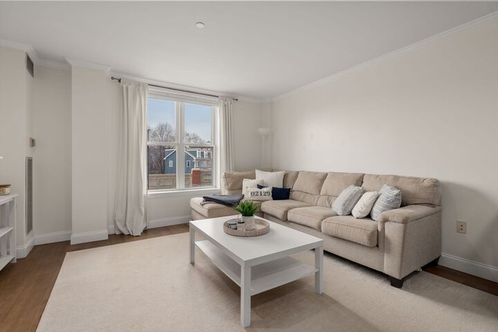 Property Photo:  65 Chelsea St 203  MA 02129 