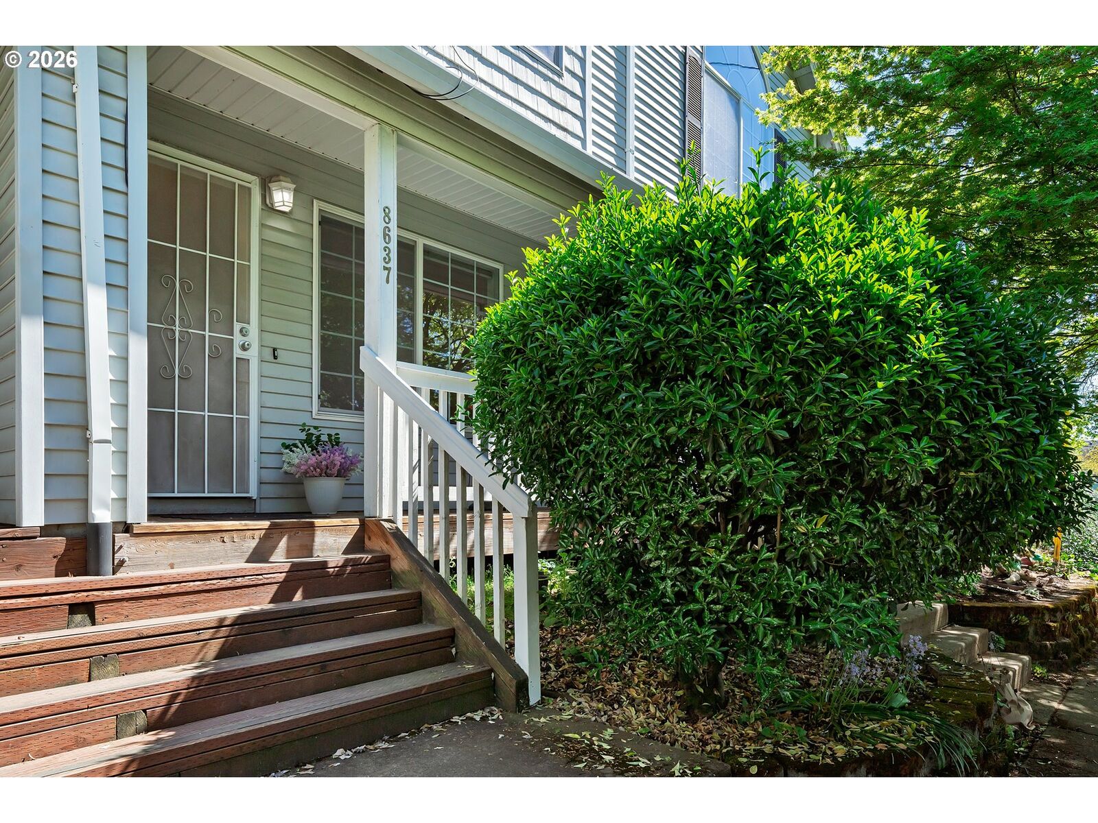 Property Photo:  8637 N Willamette Blvd  OR 97203 