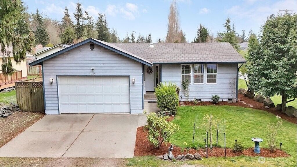 Property Photo:  1420  McPherson Street  WA 98368 