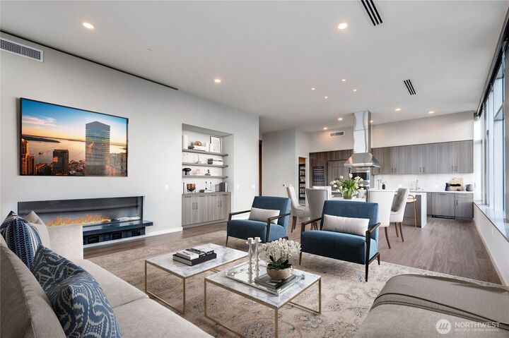 Property Photo:  1340  4th Avenue 5804  WA 98101 