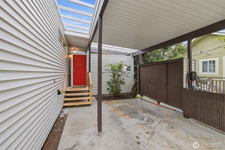 Property Photo:  10054  Waters Avenue S  WA 98178 