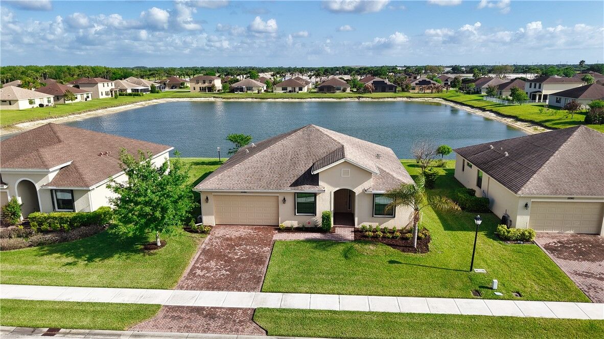 Property Photo:  10080 Verona Manor  FL 32966 