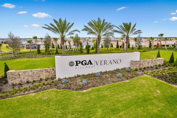 Property Photo: 8695 SW Carrara Way FL 34987