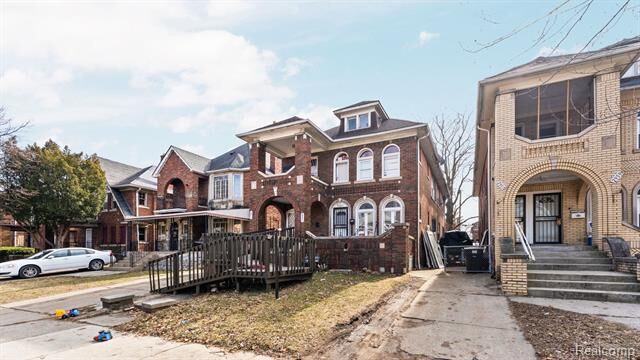Property Photo:  2951 Leslie Street  MI 48238 