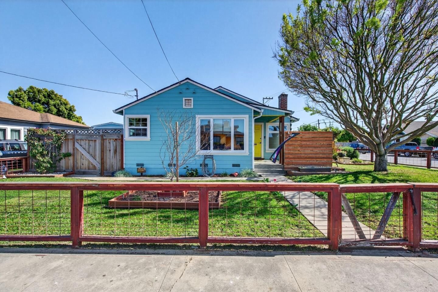 Property Photo: 502 East Beach Street CA 95076