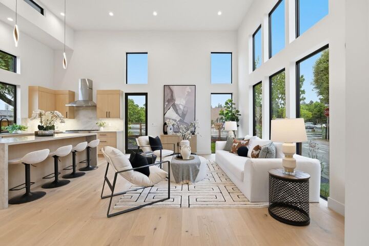 Property Photo:  702 Ellsworth Place  CA 94306 