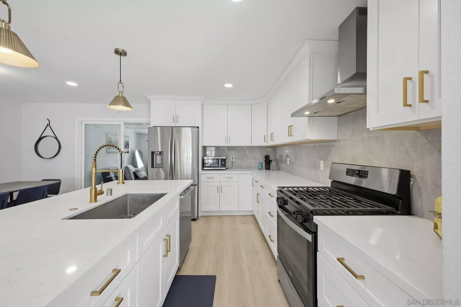 Property Photo:  11131 Tyrolean Way  CA 92126 