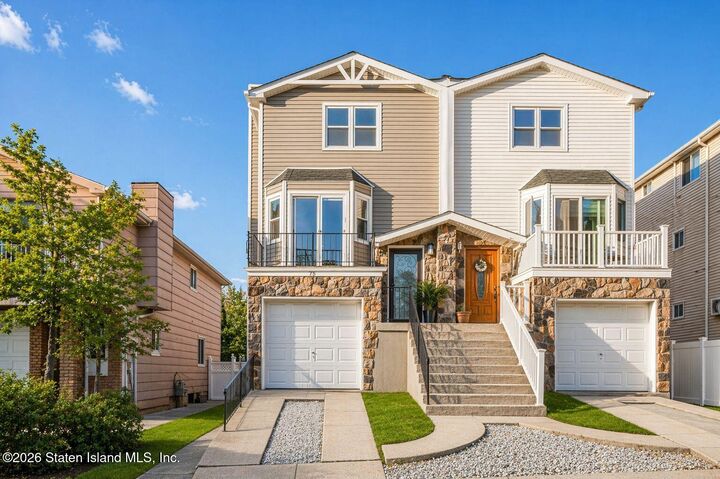 Property Photo:  75 Villa Nova Street  NY 10314 