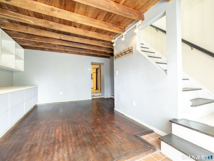 Property Photo:  128 Perry Avenue Cottage  CT 06850 