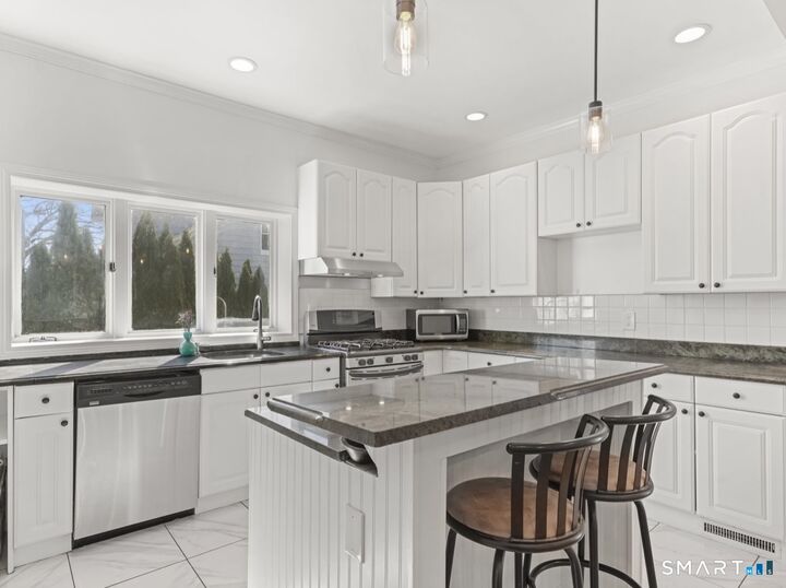 Property Photo: 709 Tunxis Hill Road CT 06824