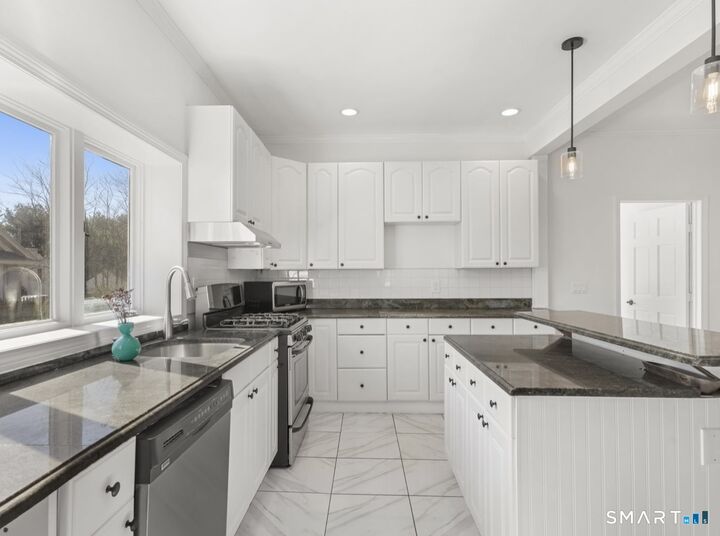 Property Photo:  709 Tunxis Hill Road  CT 06824 