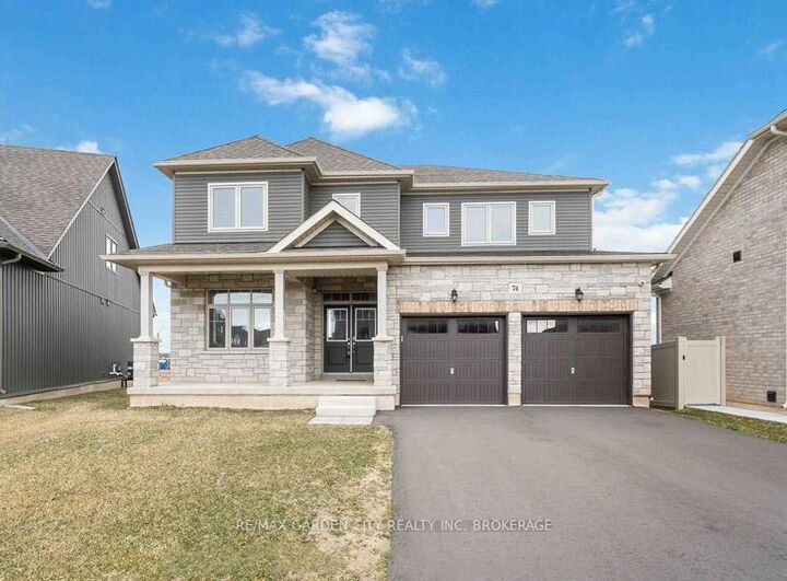 74 Oriole Crescent — photo 1