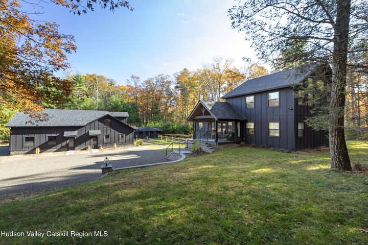 Property Photo:  130 Cedar  NY 12446 