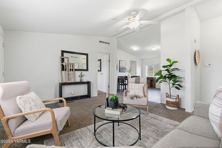 Property Photo:  201 Gopher Rd  WA 98942 