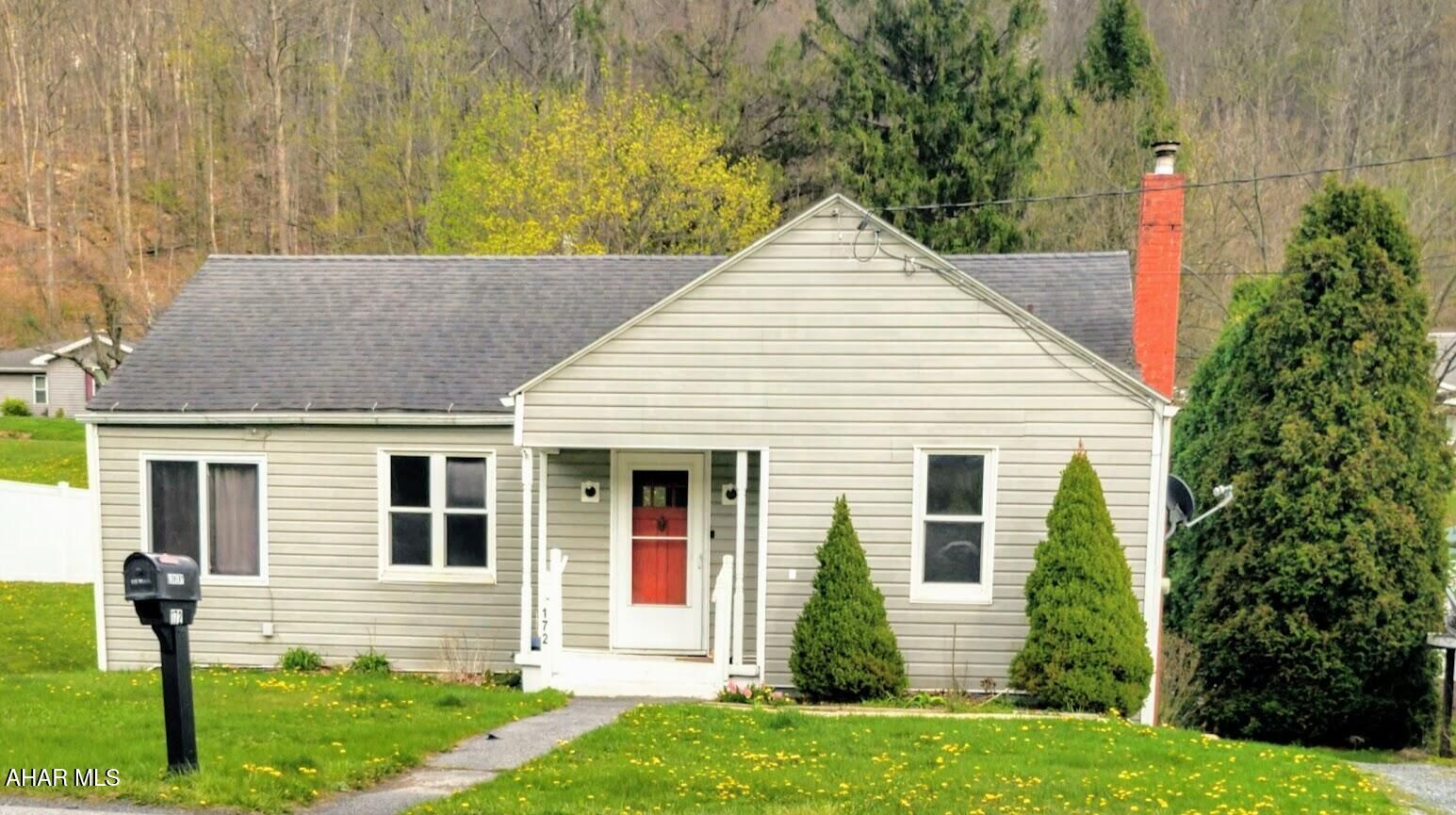 Property Photo: 172 Raystown Road PA 15537