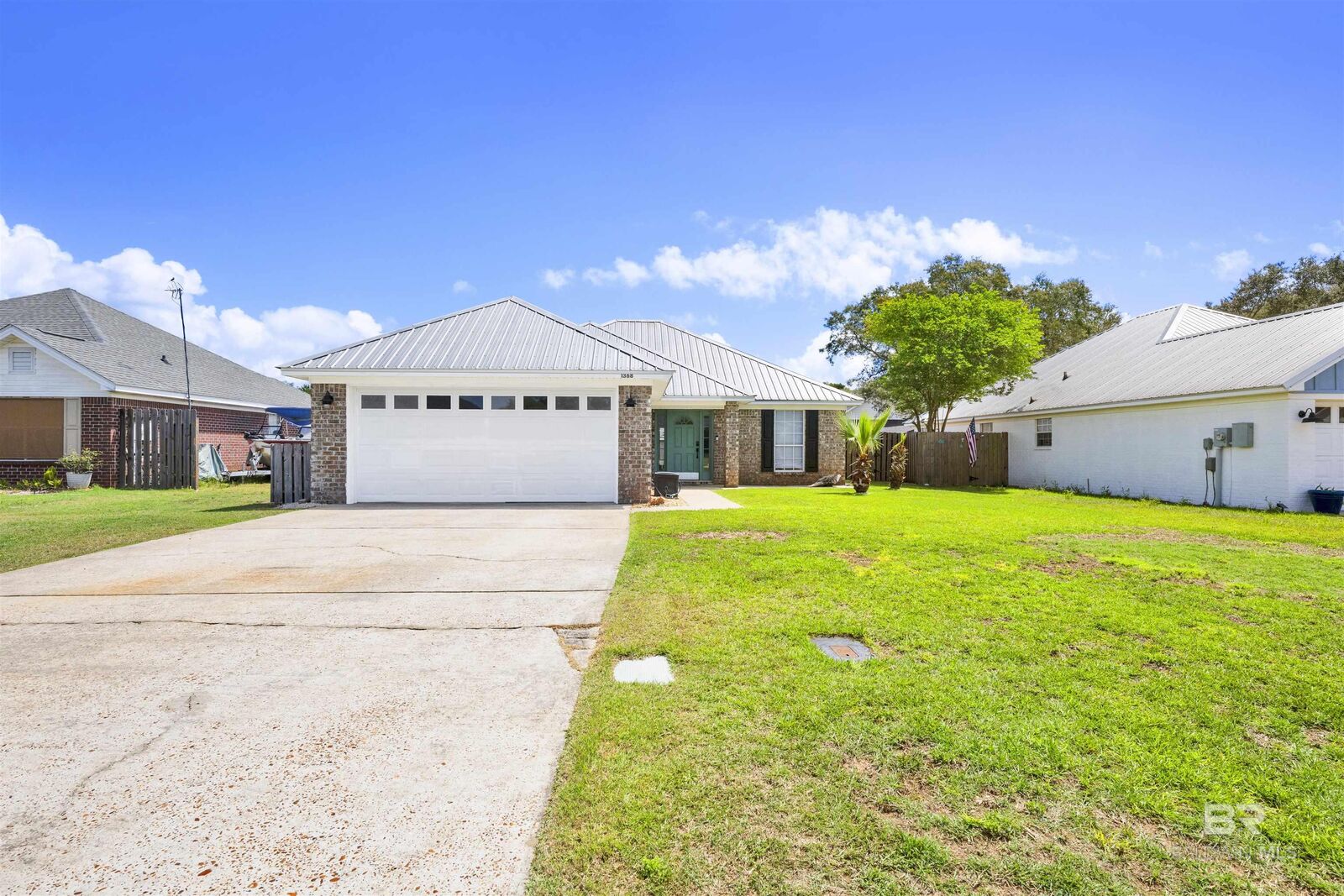 Property Photo: 1368 W Hardwood Drive AL 36542
