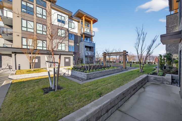 Property Photo: 1942 Starling Drive 404 BC V4M 0H1