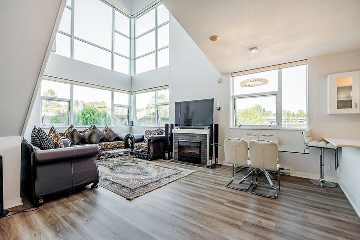 Property Photo: 2225 Holdom Avenue 304 BC V5B 0A1