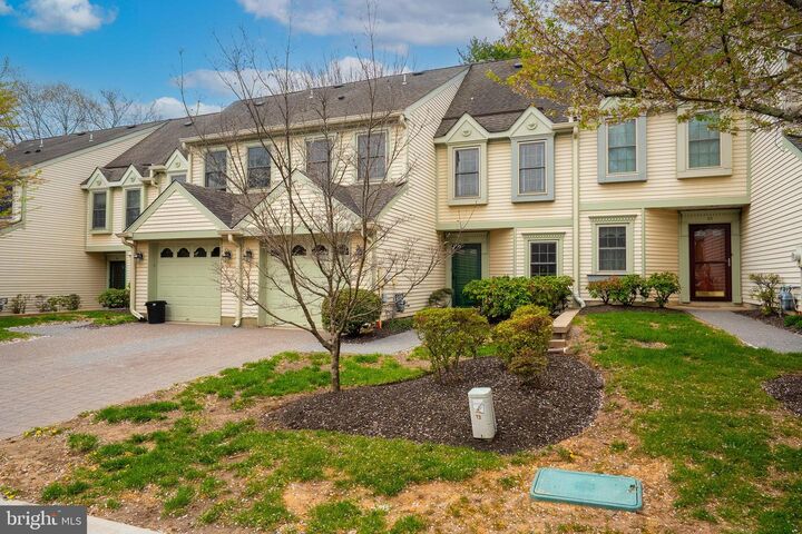 Property Photo:  62 Fair Acres Court  NJ 08540 