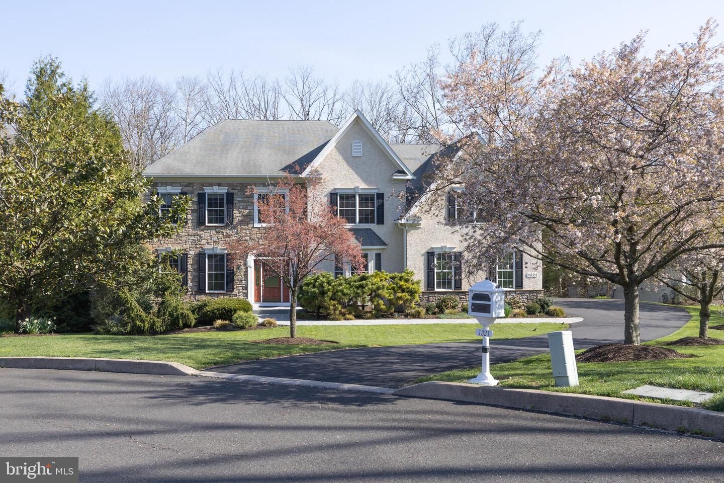 Property Photo:  1321 Meadowbrook Court  PA 19046 