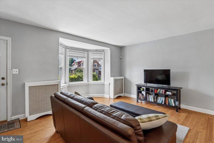 Property Photo:  33 Nunnery Lane  MD 21228 