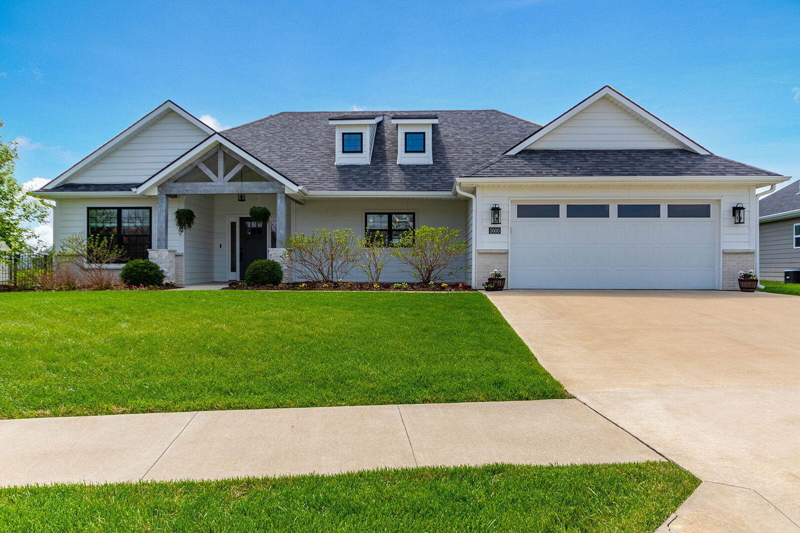 Property Photo: 5000 Longbow Dr MO 65201