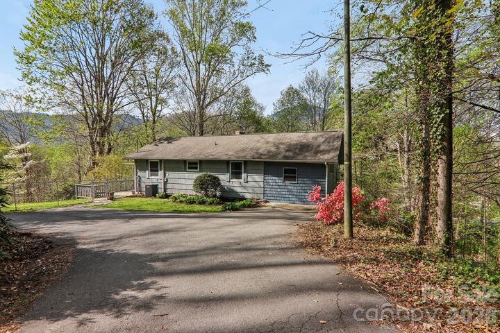 Property Photo:  74 Link Circle  NC 28751 