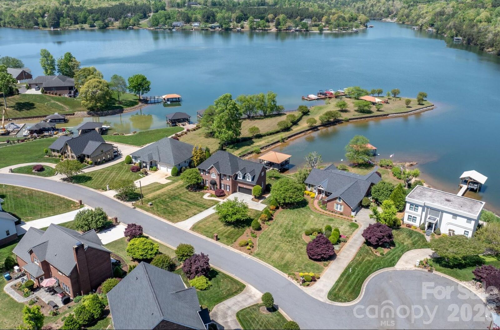 Property Photo:  215 Iswa Drive  NC 28681 