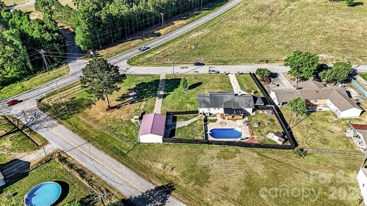 Property Photo: 1087 Greenbriar Drive SC 29720