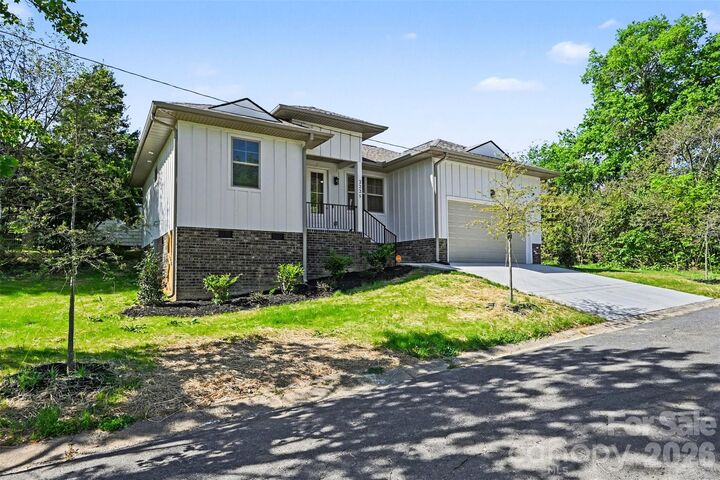 Property Photo:  2225 Irma Street  NC 28216 