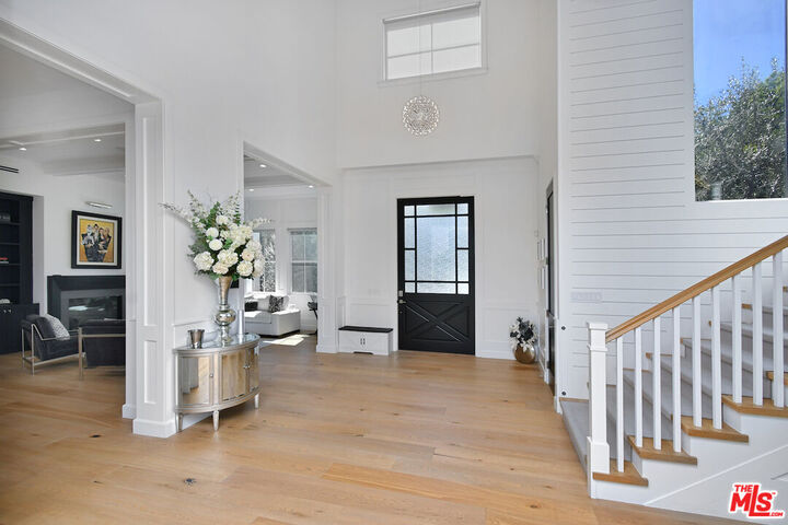 Property Photo:  17201 McCormick St  CA 91316 