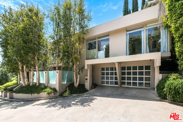 Property Photo:  1331 Cordell Pl  CA 90069 