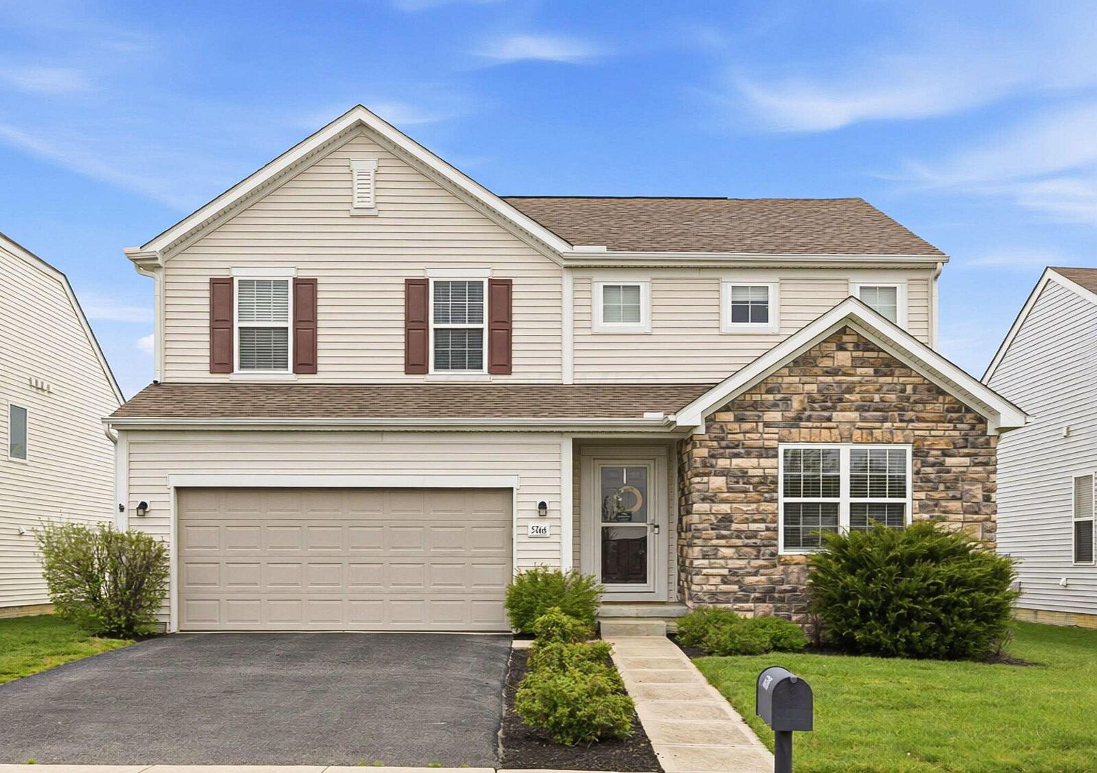 Property Photo:  5766 Bowery Brook Way  OH 43016 