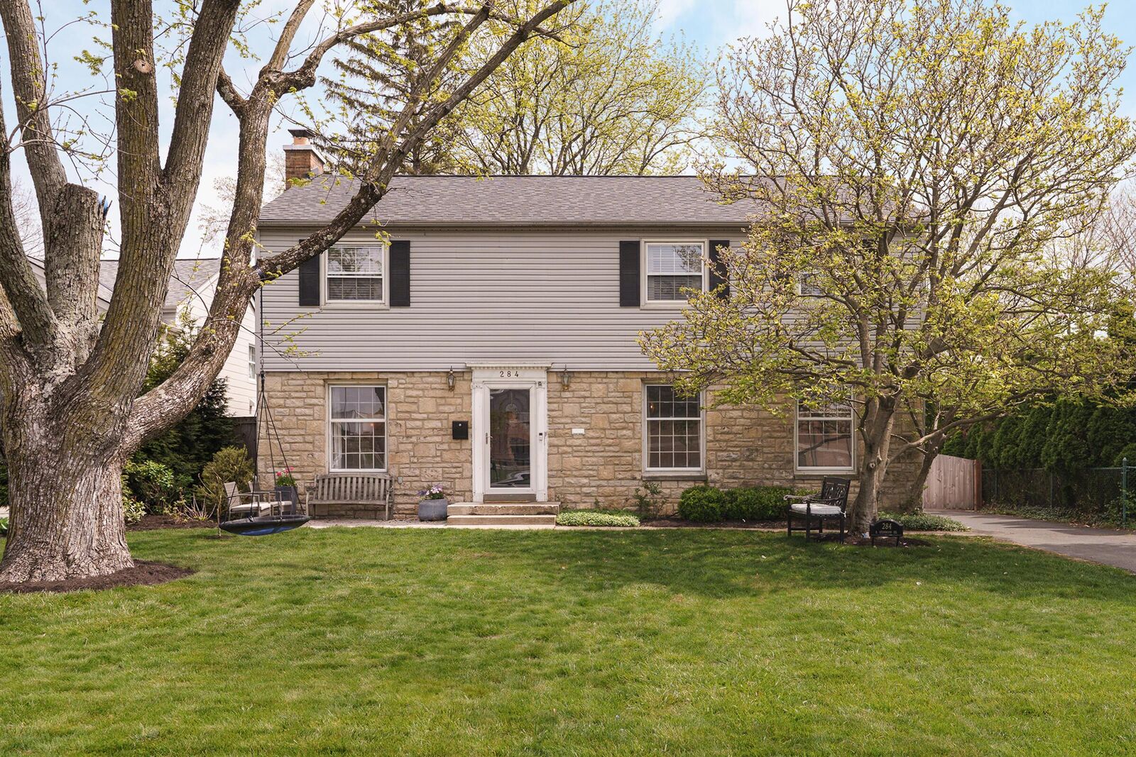 Property Photo:  284 S Stanwood Road  OH 43209 
