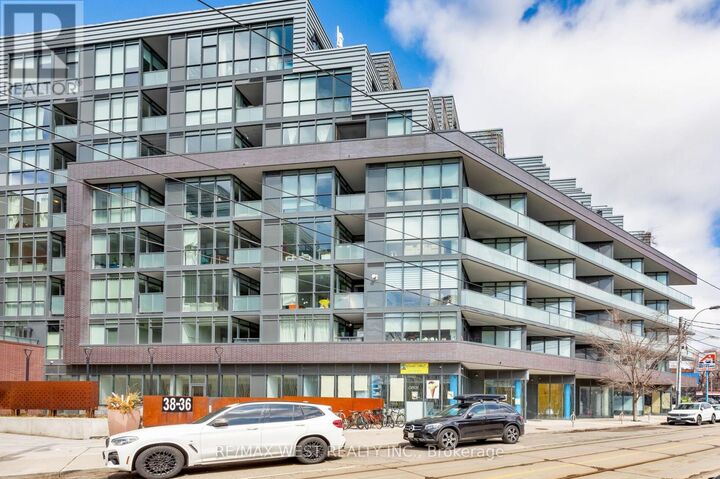 Property Photo:  36 Howard Park Avenue 603  ON M6R 0A5 