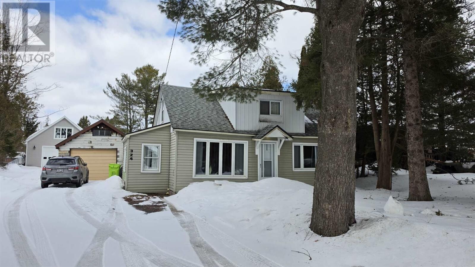 Property Photo: 324 River Rd ON P6A 5K9