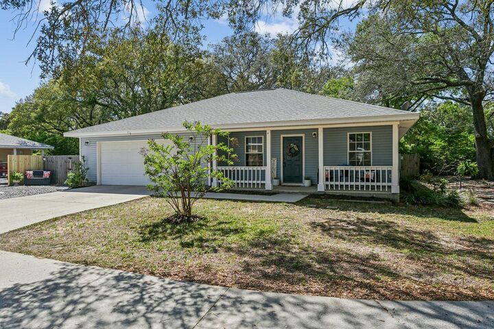 Property Photo:  119 Sasser Street  FL 32578 